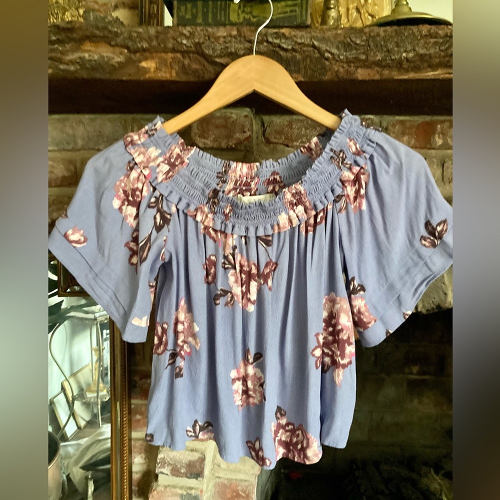 ASTR Smocked Esme Off Shoulder Floral Crop Top Cottagecore Flutter Sleeve